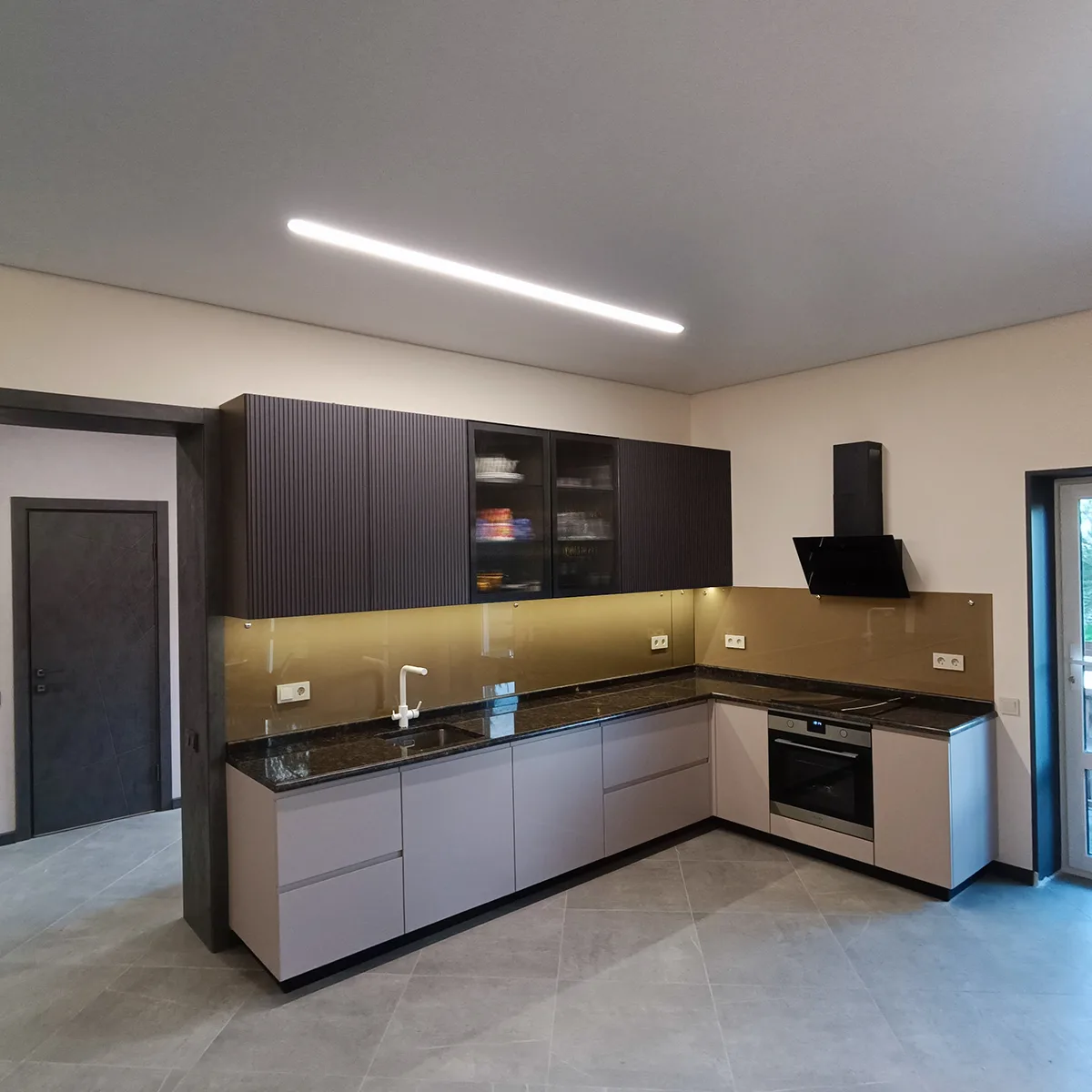 Современная кухня на заказ в Видном, AMS-0851